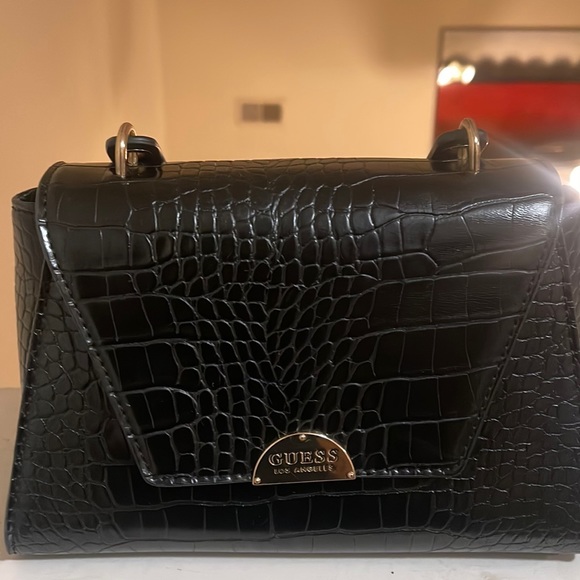 Guess tote styled bag. - Picture 1 of 3